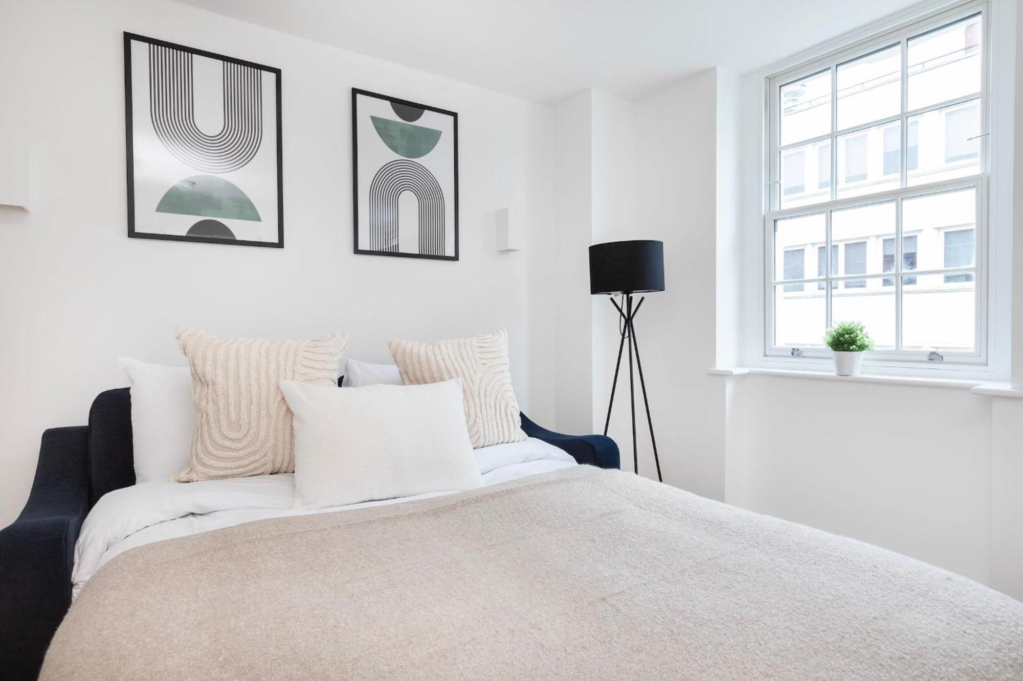 Fitzrovia With Balcony - Cityapartmentstay Лондон Екстериор снимка