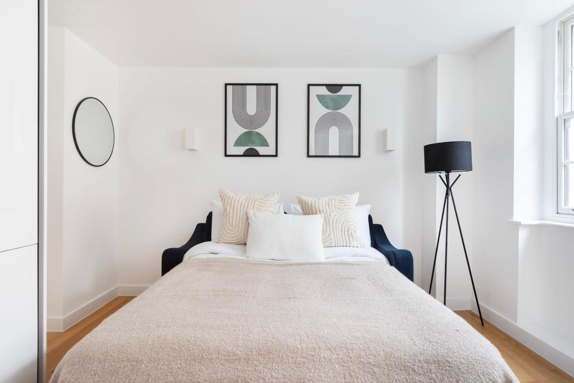 Fitzrovia With Balcony - Cityapartmentstay Лондон Екстериор снимка
