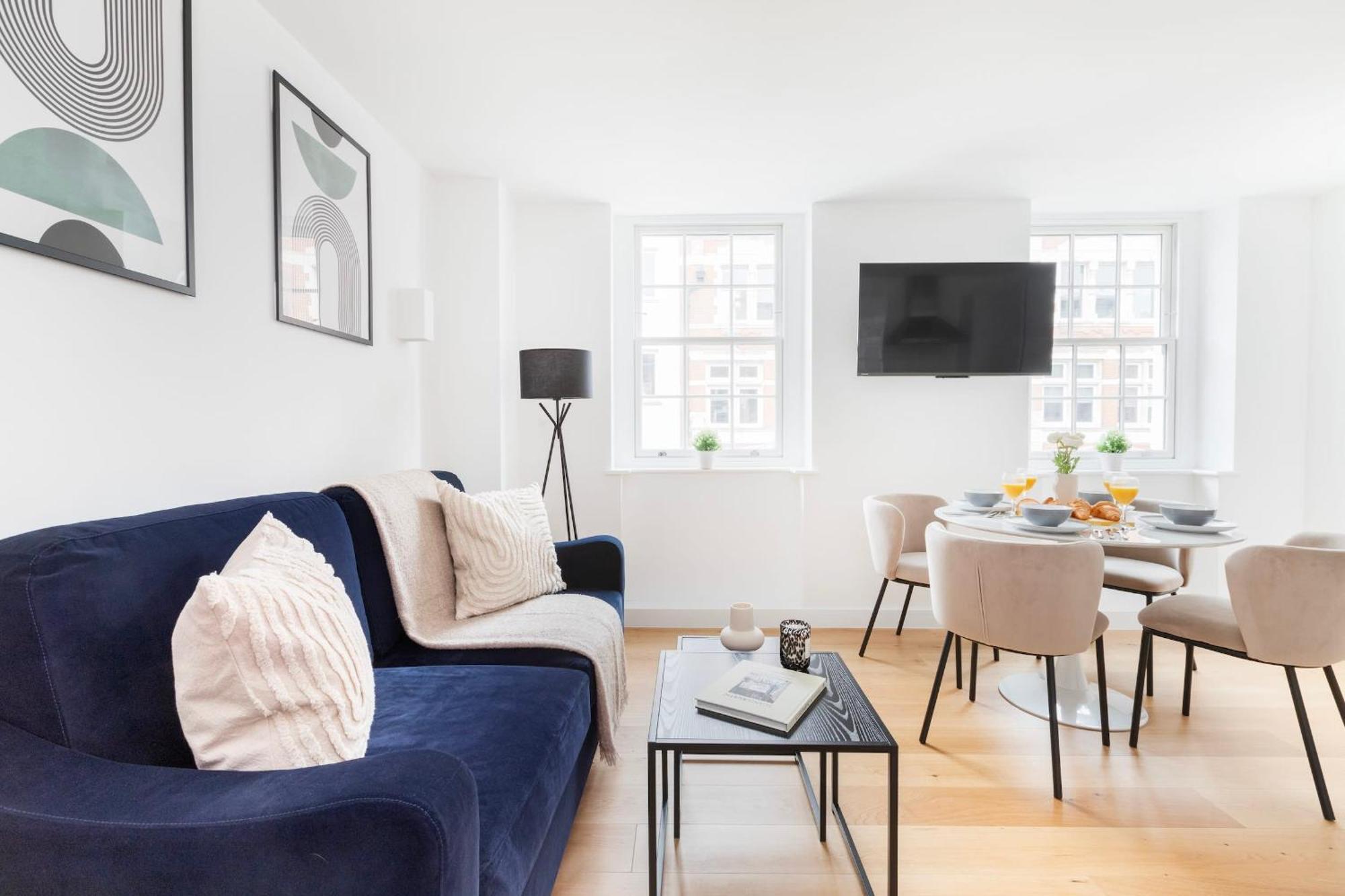 Fitzrovia With Balcony - Cityapartmentstay Лондон Екстериор снимка