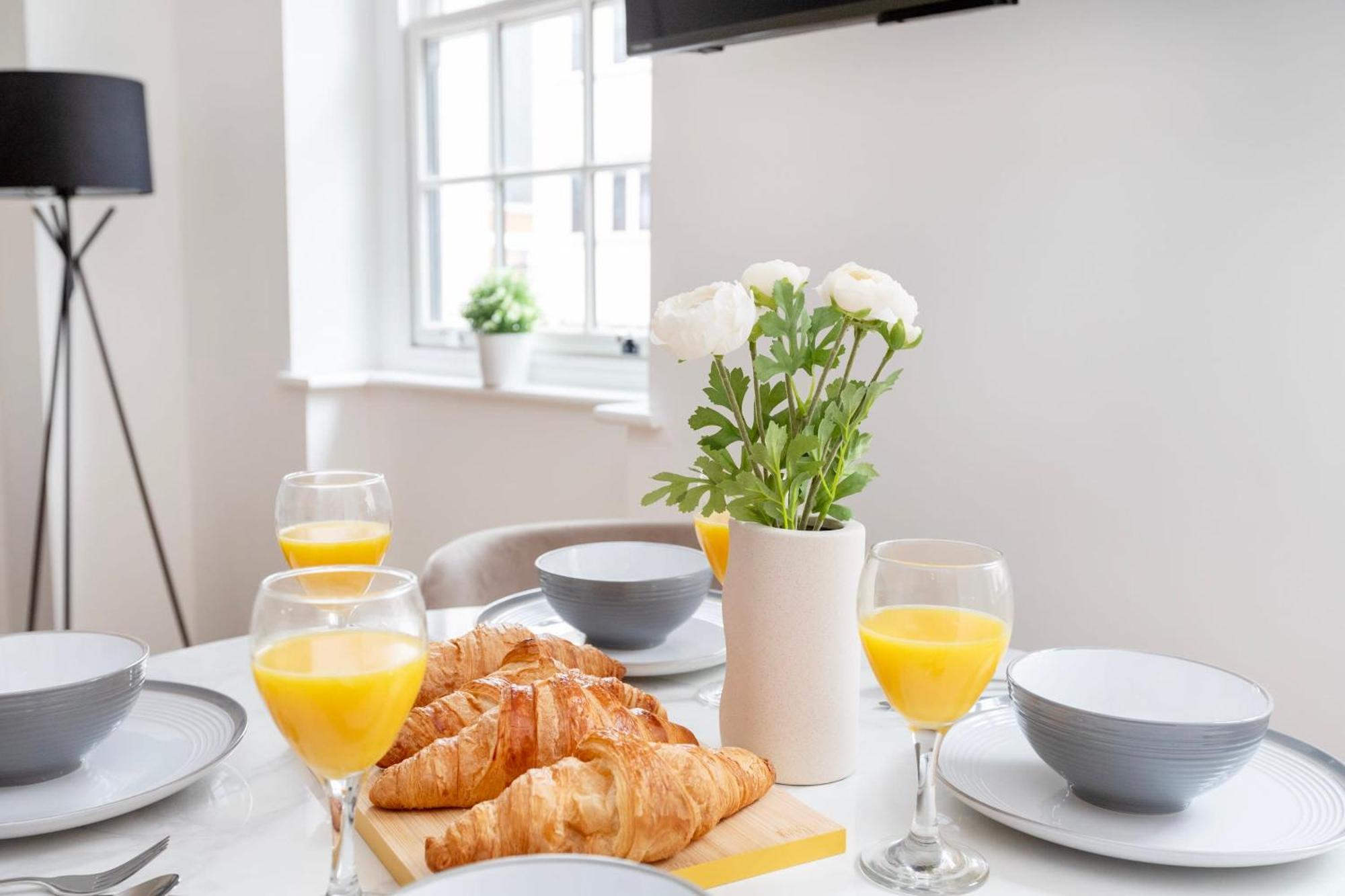 Fitzrovia With Balcony - Cityapartmentstay Лондон Екстериор снимка