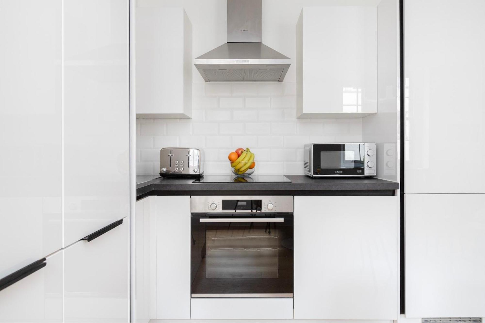 Fitzrovia With Balcony - Cityapartmentstay Лондон Екстериор снимка