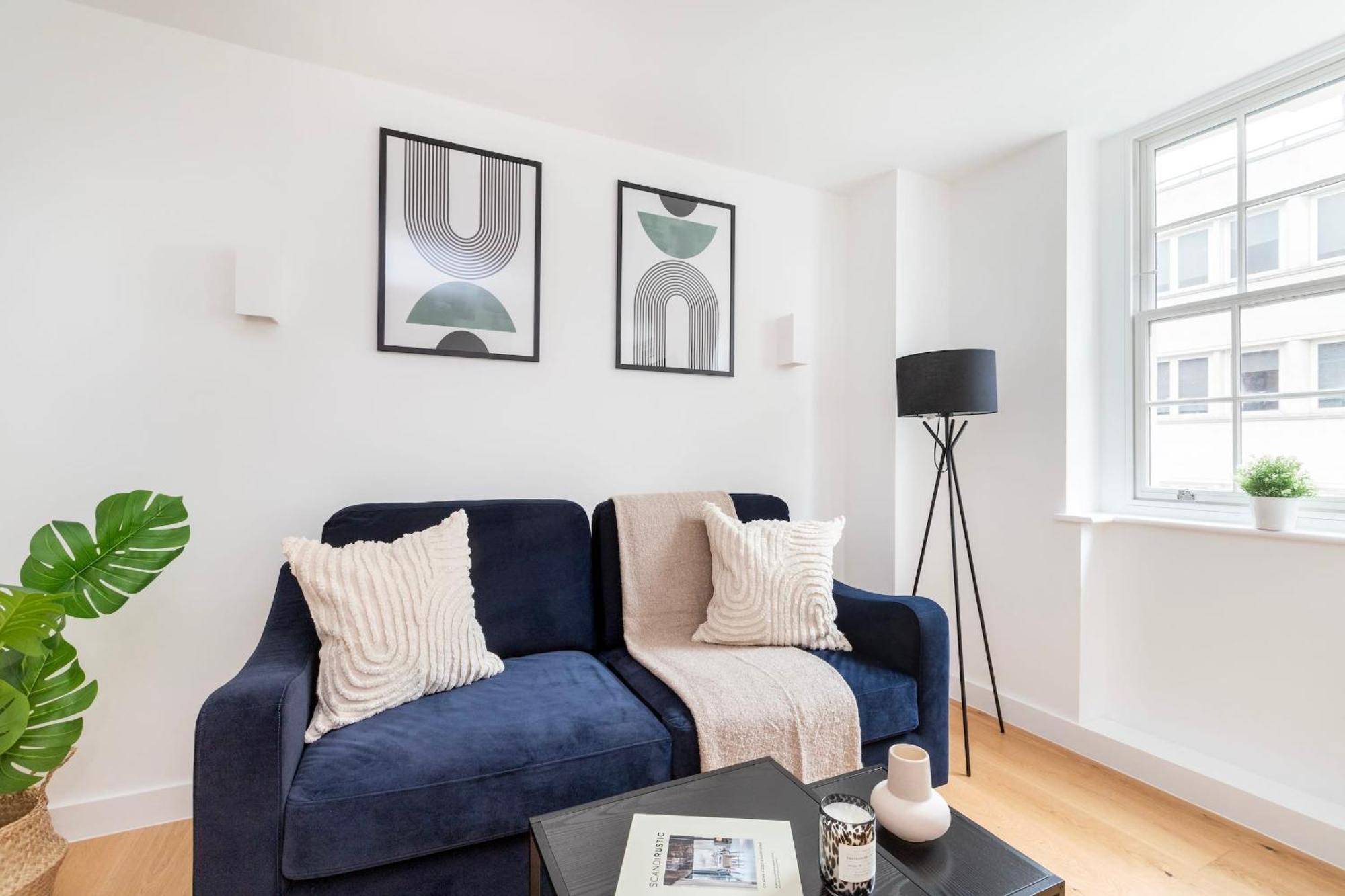 Fitzrovia With Balcony - Cityapartmentstay Лондон Екстериор снимка